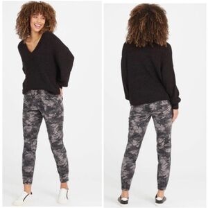 SPANX Stretch Twill Cargo Ankle Zip Jogger Blackwash Camo  Large